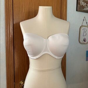 Fruit of the Loom White Strapless Bra - Size 38D
